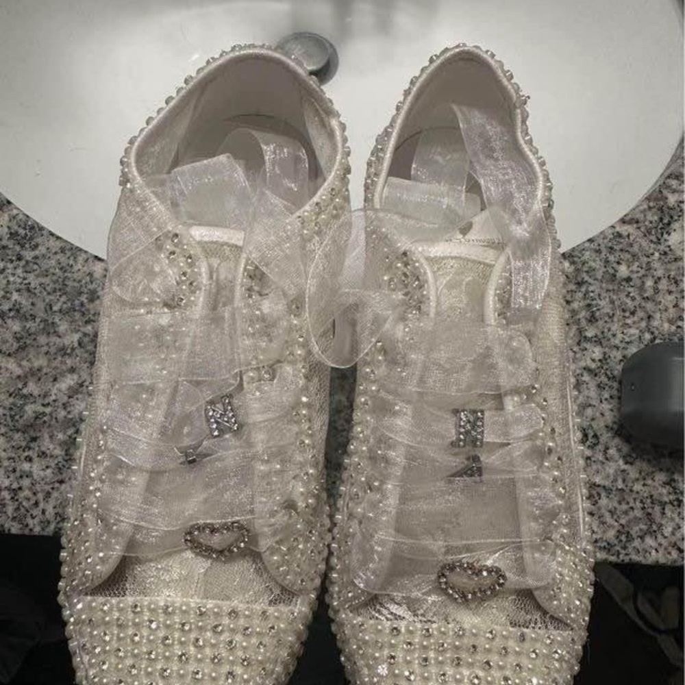 Pearl-Embellished Women's White Sneakers